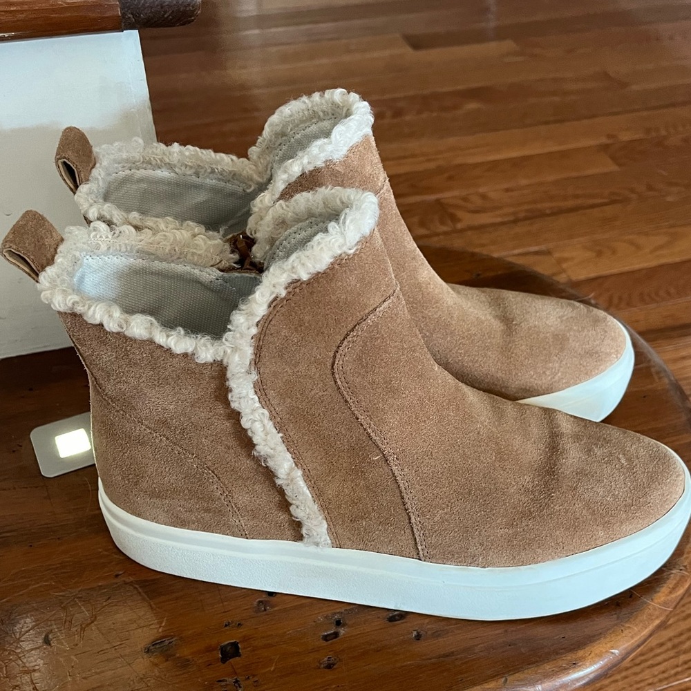 SOLE SOCIETY Teagan Sneakers in Walnut - Picture 3 of 9